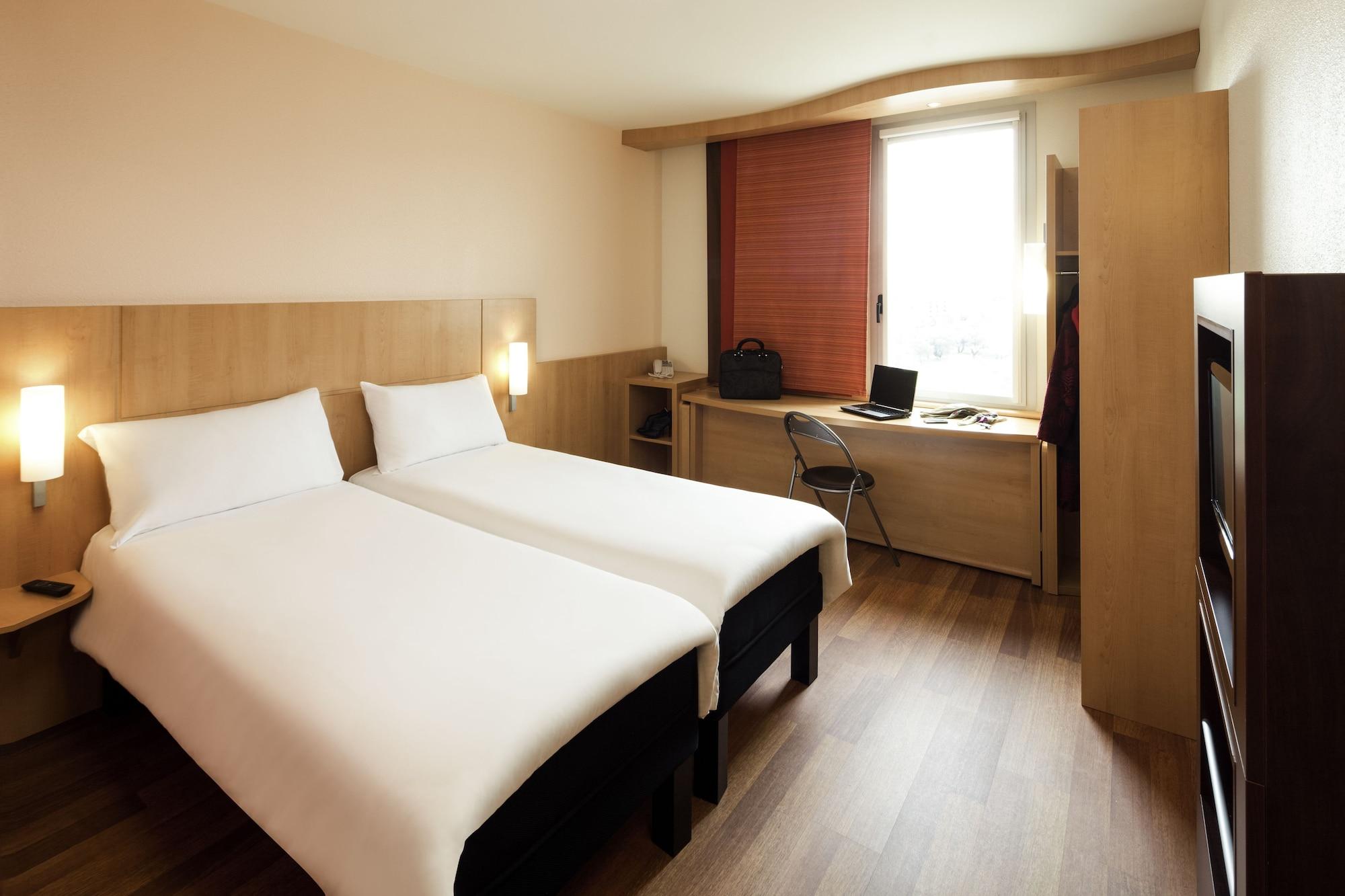 Hotel Ibis Setúbal Dış mekan fotoğraf