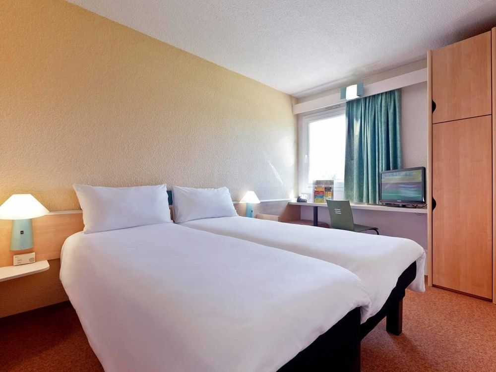 Hotel Ibis Setúbal Oda fotoğraf